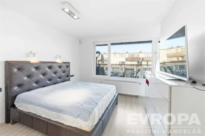 Pronájem bytu 2+kk, Praha, Zakšínská, 80 m2