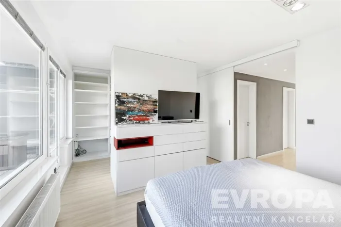 Pronájem bytu 2+kk, Praha, Zakšínská, 80 m2