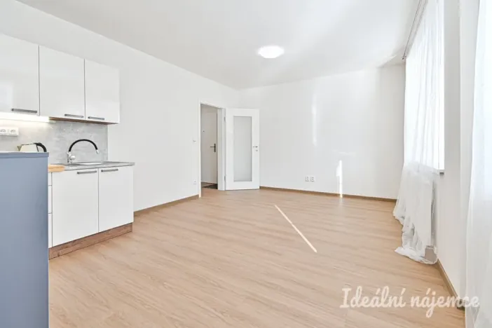 Pronájem bytu 1+kk, Brno, Stejskalova, 31 m2