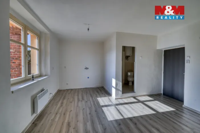 Prodej bytu 1+kk, Karlovy Vary - Bohatice, Dalovická, 34 m2