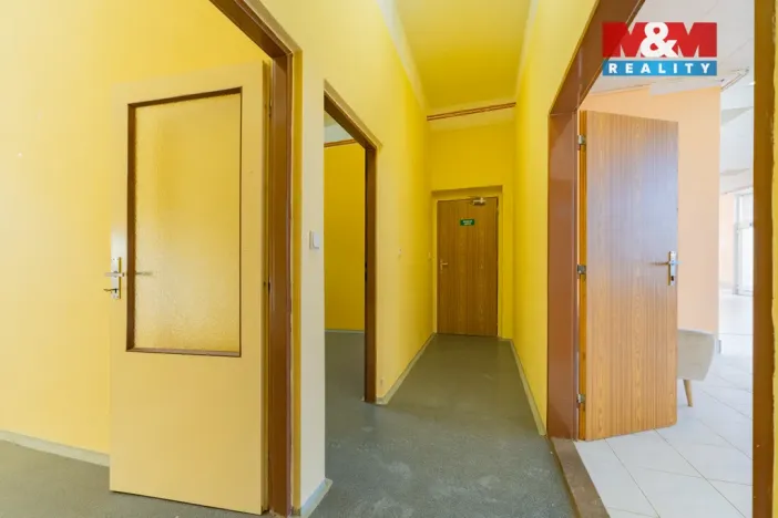 Prodej obchodního prostoru, Cheb, Na Hradčanech, 300 m2