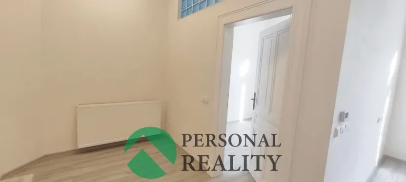 Pronájem bytu 3+kk, Praha - Karlín, Urxova, 67 m2