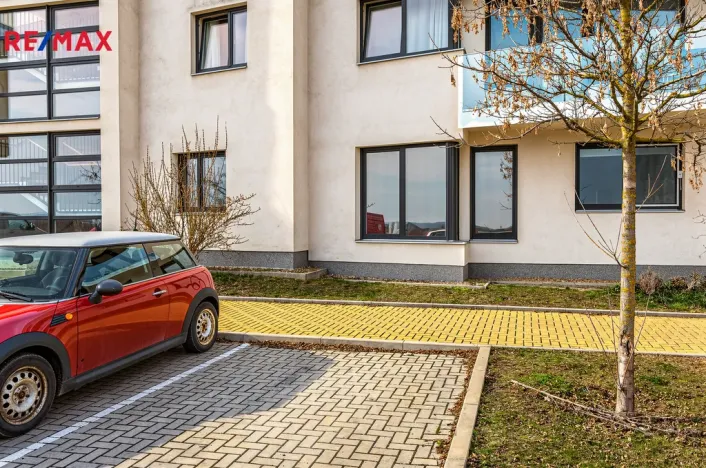 Pronájem bytu 1+kk, Praha - Dolní Počernice, Černodolská, 39 m2