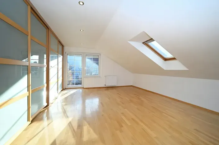 Pronájem rodinného domu, Popovičky, Na Skalce, 242 m2