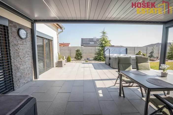 Prodej rodinného domu, Pohořelice, U Větrolamu, 160 m2