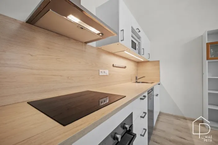 Prodej bytu 2+kk, Praha - Vysočany, Na břehu, 50 m2