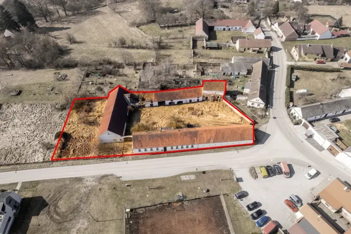 Prodej zemědělské usedlosti, Lišov - Horní Slověnice, 900 m2