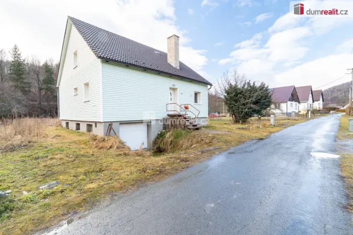 Prodej rodinného domu, Karlovice, 220 m2