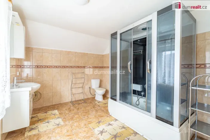 Prodej rodinného domu, Karlovice, 220 m2