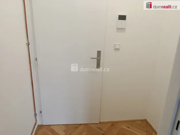 Pronájem bytu 1+kk, Praha - Bubeneč, Ve struhách, 21 m2