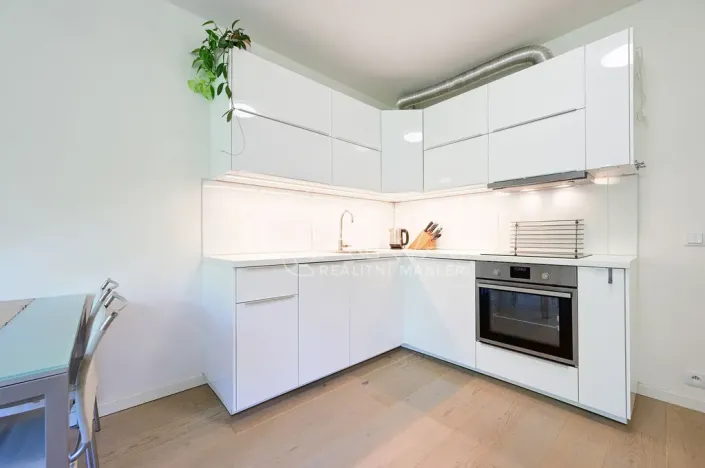 Pronájem bytu 2+kk, Praha - Podolí, Sinkulova, 47 m2