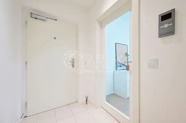 Pronájem bytu 2+kk, Praha - Podolí, Sinkulova, 47 m2