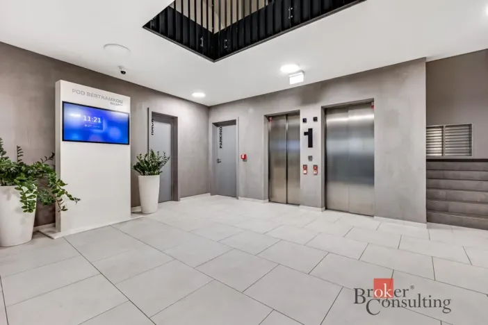 Pronájem bytu 3+kk, Praha - Smíchov, U Blaženky, 82 m2