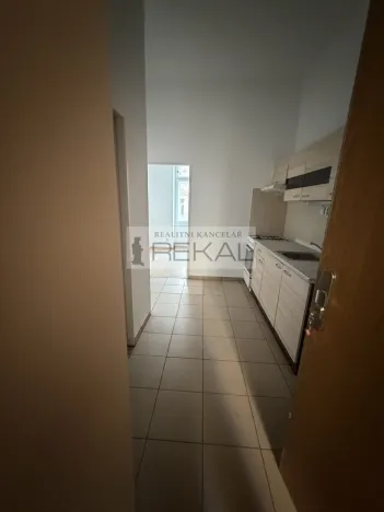 Pronájem bytu 2+kk, Praha - Smíchov, Kmochova, 45 m2