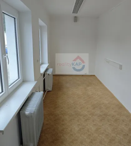 Pronájem kanceláře, Střítež - Kaplice-nádraží