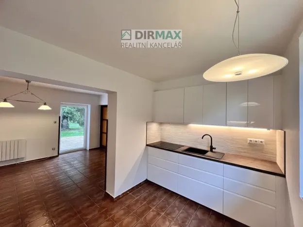 Pronájem rodinného domu, Lužany, 115 m2