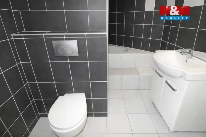 Prodej bytu 4+1, Praha - Hlubočepy, Renoirova, 80 m2