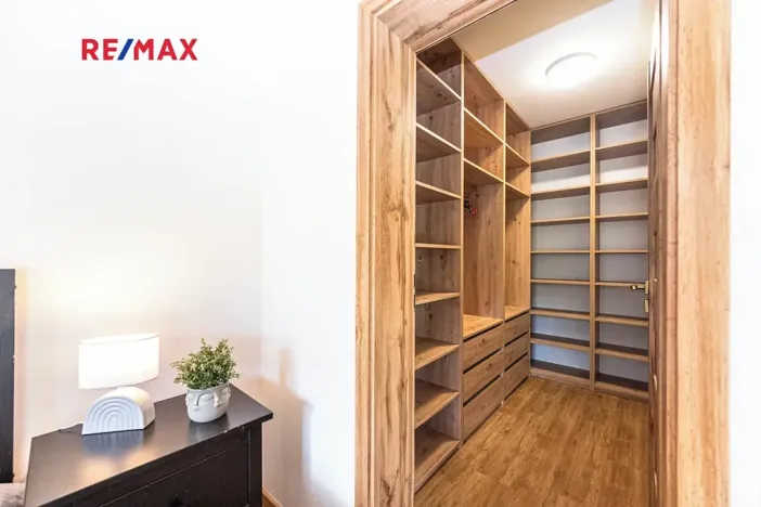 Pronájem rodinného domu, Mnichovice, Myšlínská, 221 m2