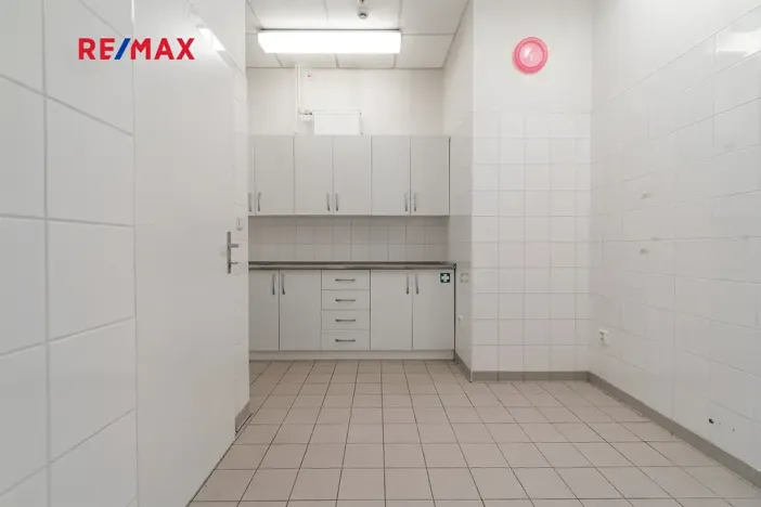 Pronájem obchodního prostoru, Plzeň, 181 m2