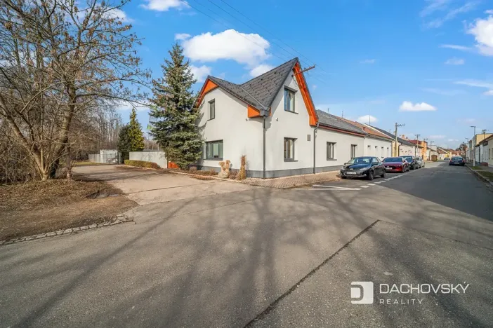 Prodej obchodního prostoru, Pardubice, K Dolíčku, 374 m2