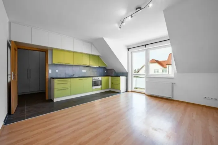 Pronájem bytu 1+kk, Praha - Písnice, Švihovská, 37 m2