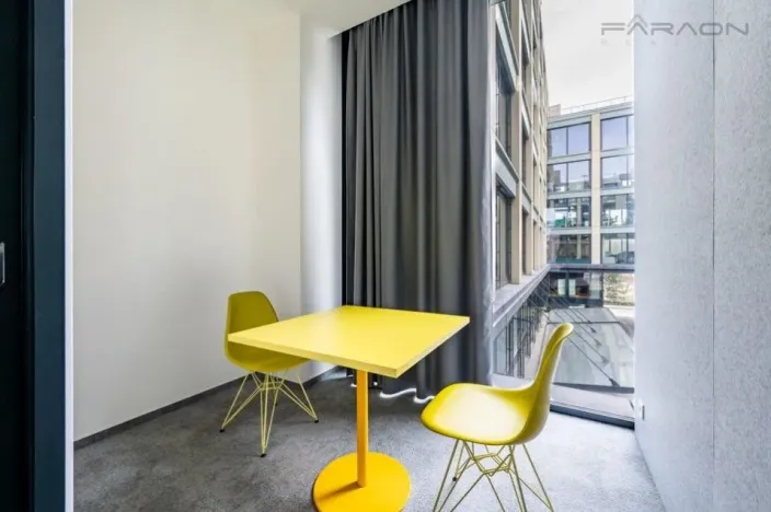 Pronájem kanceláře, Praha - Karlín, Rohanské nábřeží, 706 m2