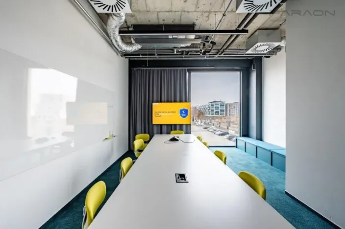 Pronájem kanceláře, Praha - Karlín, Rohanské nábřeží, 706 m2