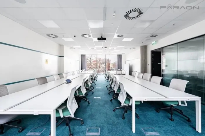 Pronájem kanceláře, Praha - Karlín, Rohanské nábřeží, 706 m2