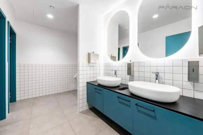 Pronájem kanceláře, Praha - Karlín, Rohanské nábřeží, 706 m2