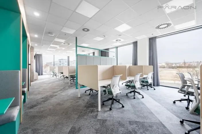 Pronájem kanceláře, Praha - Karlín, Rohanské nábřeží, 706 m2