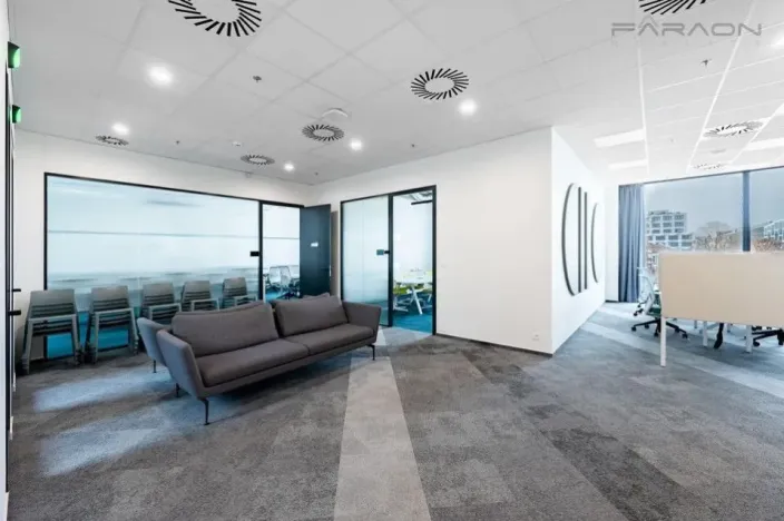 Pronájem kanceláře, Praha - Karlín, Rohanské nábřeží, 706 m2