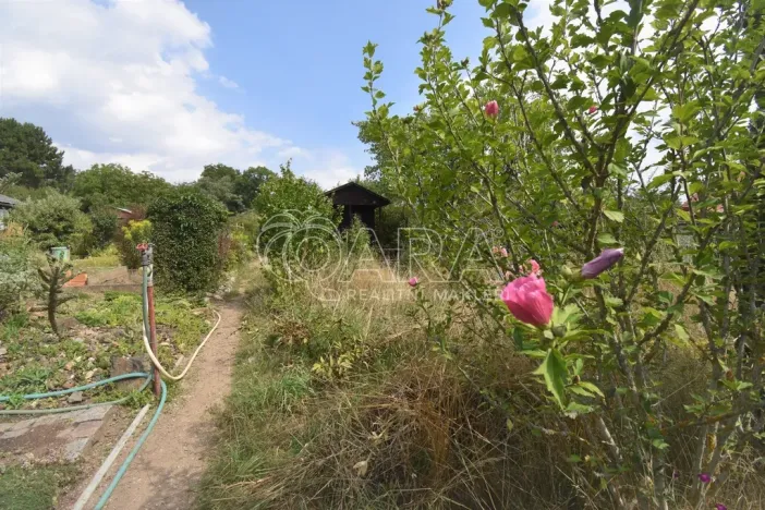 Pronájem zahrady, Praha, 165 m2