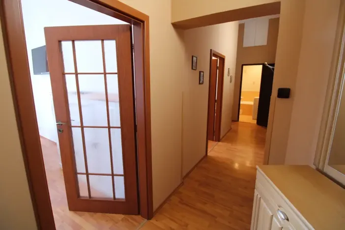 Pronájem bytu 2+1, Karlovy Vary, I. P. Pavlova, 54 m2