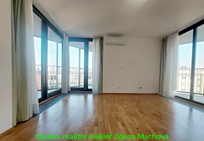 Pronájem bytu 1+kk, Praha - Žižkov, Ke kapslovně, 38 m2