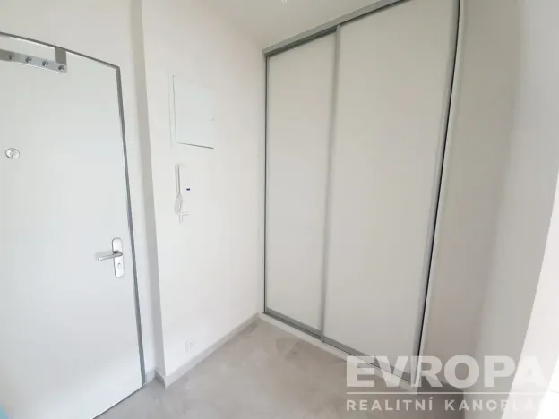 Pronájem bytu 1+kk, Praha - Holešovice, Pplk. Sochora, 26 m2