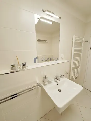 Pronájem bytu 2+kk, Praha, Huppnerova, 54 m2