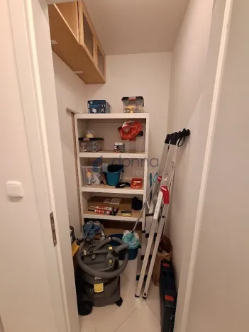 Pronájem bytu 2+kk, Praha, Huppnerova, 54 m2