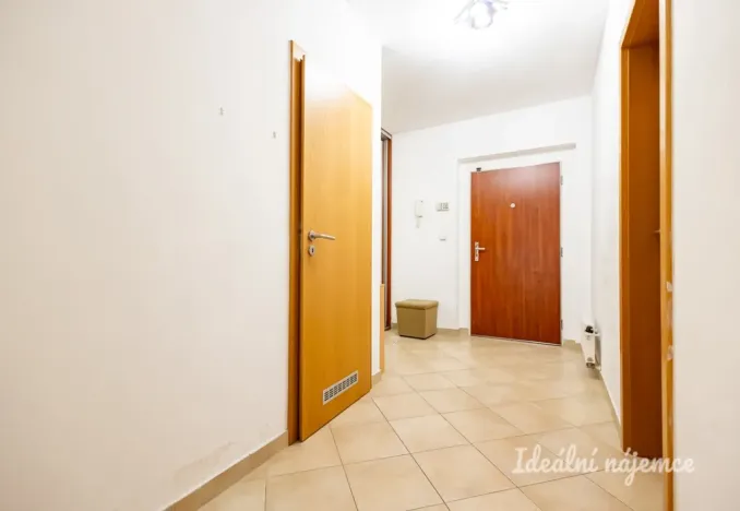 Pronájem bytu 1+kk, Praha - Pitkovice, K dálnici, 44 m2