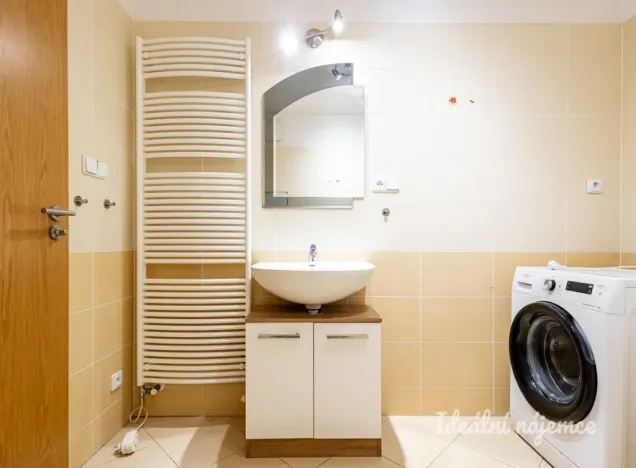 Pronájem bytu 1+kk, Praha - Pitkovice, K dálnici, 44 m2