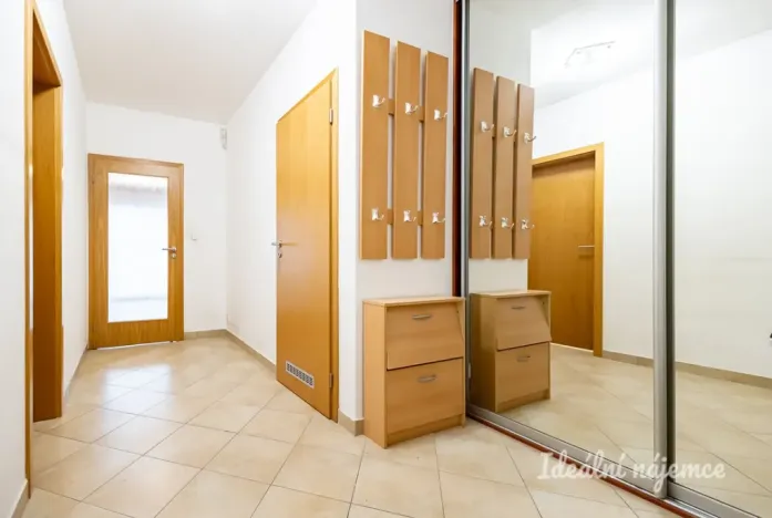 Pronájem bytu 1+kk, Praha - Pitkovice, K dálnici, 44 m2