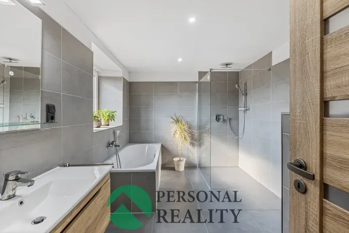 Prodej rodinného domu, Kněževes, Libušina, 180 m2