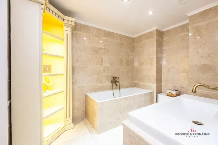 Prodej bytu 2+kk, Praha, Slavíkova, 105 m2