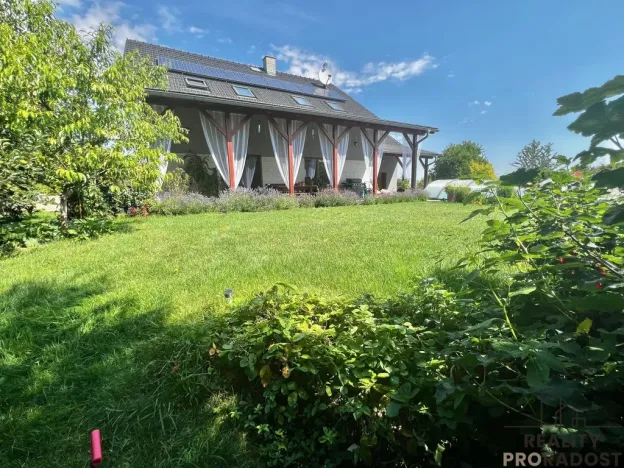 Prodej rodinného domu, Hradečno, 340 m2