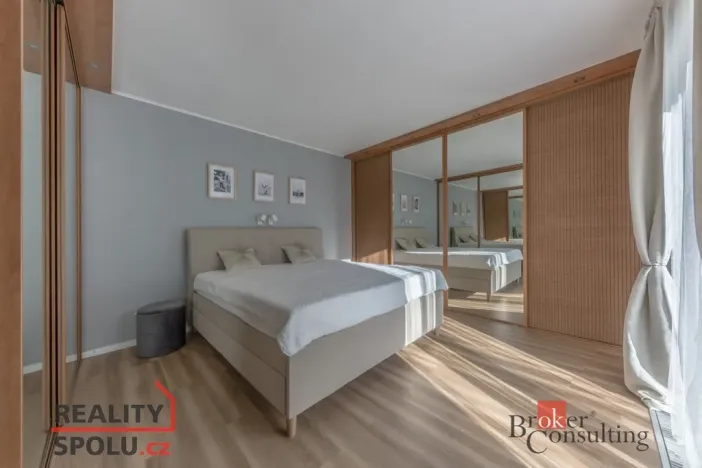 Prodej rodinného domu, Zlonín, U Rybníka, 291 m2