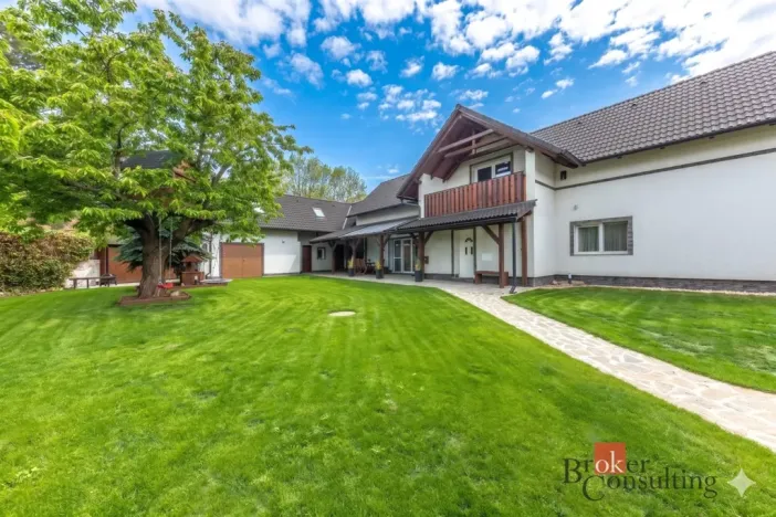 Prodej rodinného domu, Zlonín, U Rybníka, 291 m2