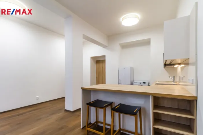 Pronájem bytu 1+kk, Praha - Žižkov, Cimburkova, 30 m2