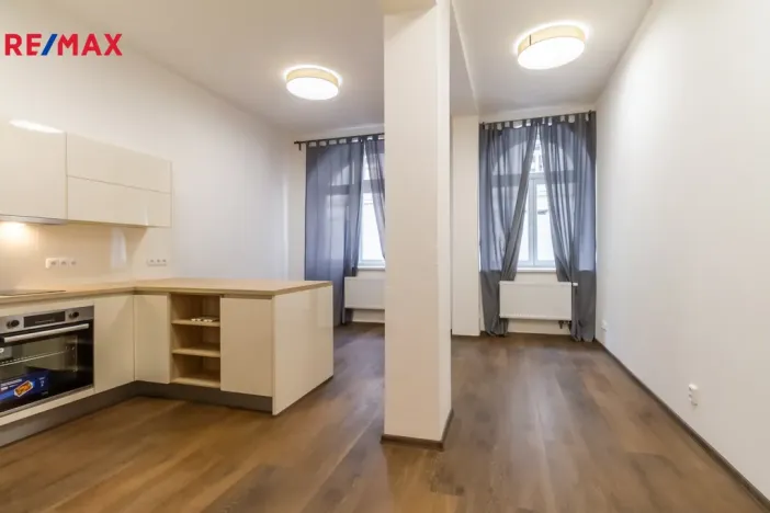 Pronájem bytu 1+kk, Praha - Žižkov, Cimburkova, 30 m2