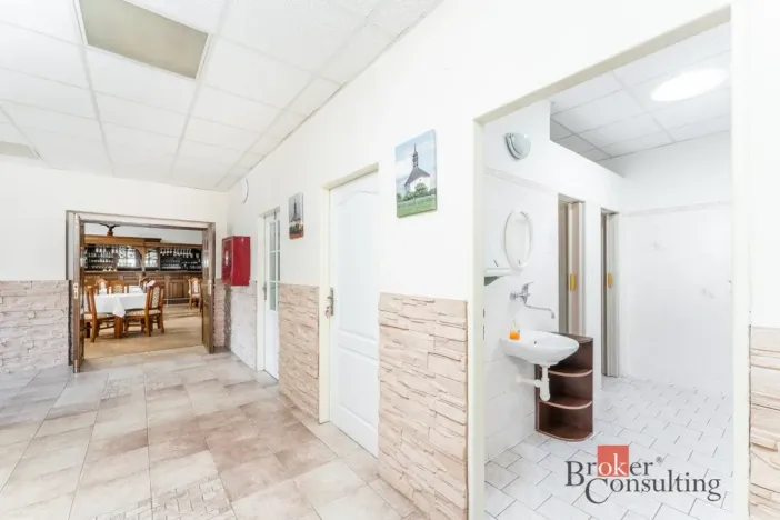Prodej restaurace, Krásný Dvůr - Vysoké Třebušice, 600 m2