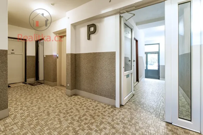 Prodej bytu 2+1, Praha - Vršovice, Jerevanská, 61 m2