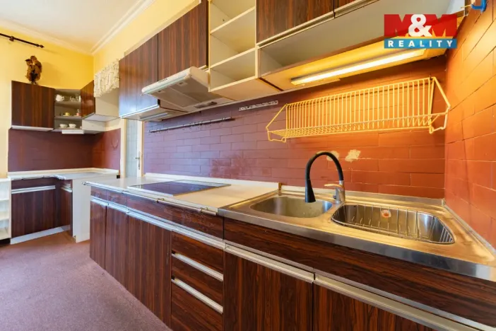 Prodej bytu 4+1, Karlovy Vary - Bohatice, Jáchymovská, 102 m2